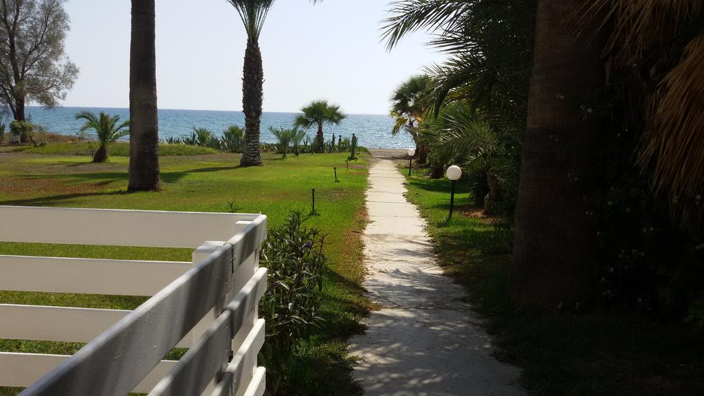 Sandy Beach Apartment 3 Voroklini Esterno foto